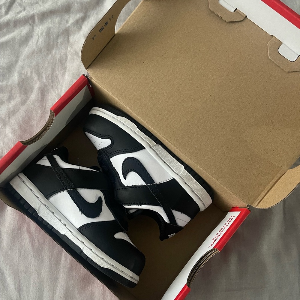 Toddler black and white Nike dunks
